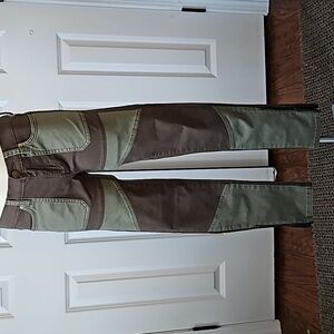 BDG  zipper patch jeans olive green size 26